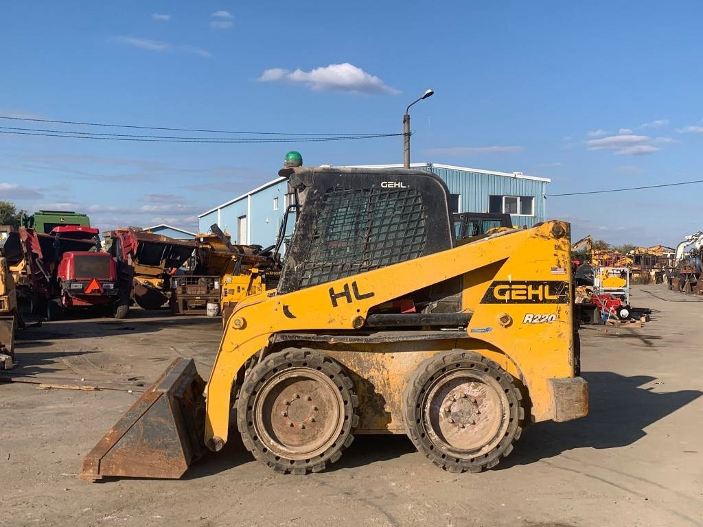 Gehl R 220 - Mini pá carregadora: foto 2 Gehl R 220 - Mini pá carregadora: foto 2