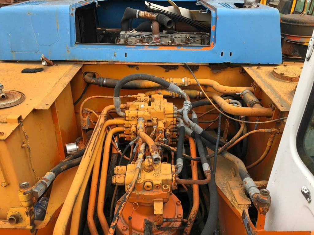 Halla Hitachi HE 280 ICE - Escavadora de rastos: foto 4 Halla Hitachi HE 280 ICE - Escavadora de rastos: foto 4