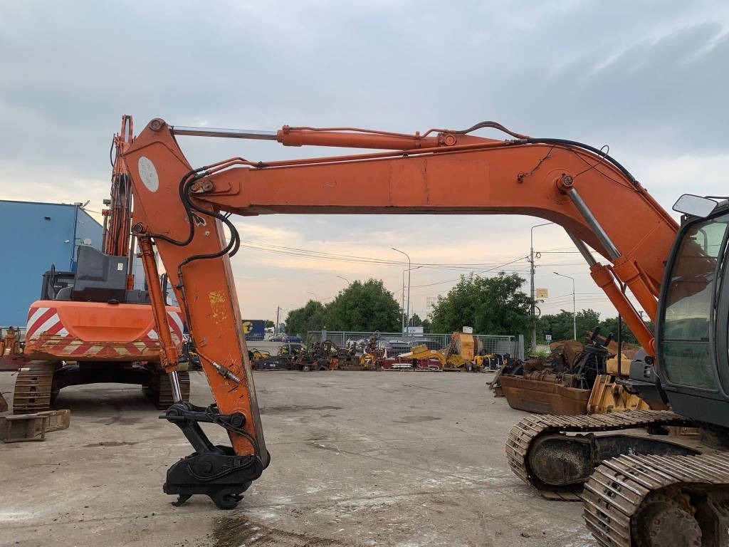 Hitachi ZX 180 LC-3  - Escavadora de rastos: foto 4 Hitachi ZX 180 LC-3  - Escavadora de rastos: foto 4