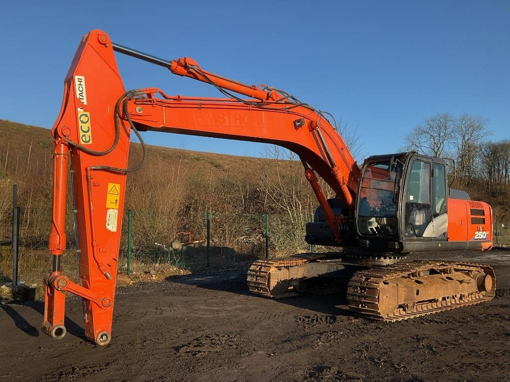 Hitachi ZX 250 LC-6 - Escavadora de rastos: foto 1 Hitachi ZX 250 LC-6 - Escavadora de rastos: foto 1