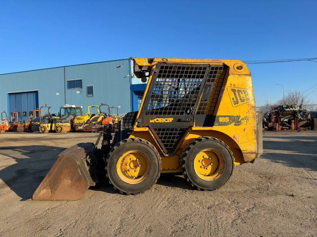 JCB 165 - Mini pá carregadora: foto 5 JCB 165 - Mini pá carregadora: foto 5