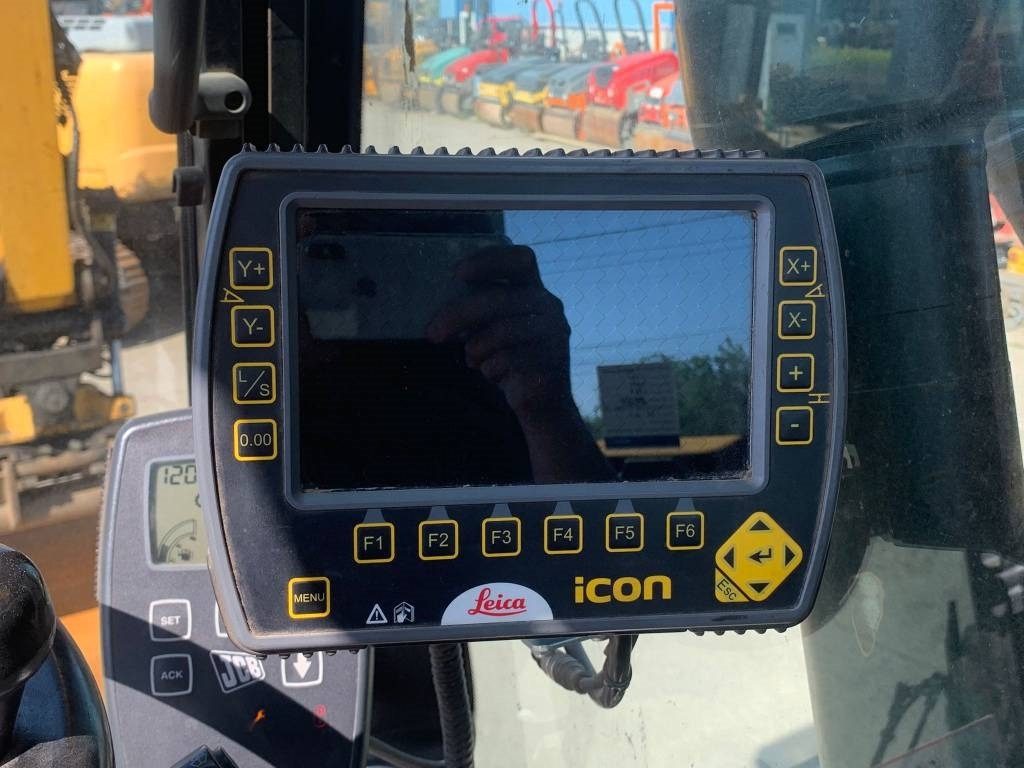Escavadeira de rodas JCB JS 145 W+Engcon Rototilt+Sistem Laser 2D Leica Ico: foto 18 Escavadeira de rodas JCB JS 145 W+Engcon Rototilt+Sistem Laser 2D Leica Ico: foto 18