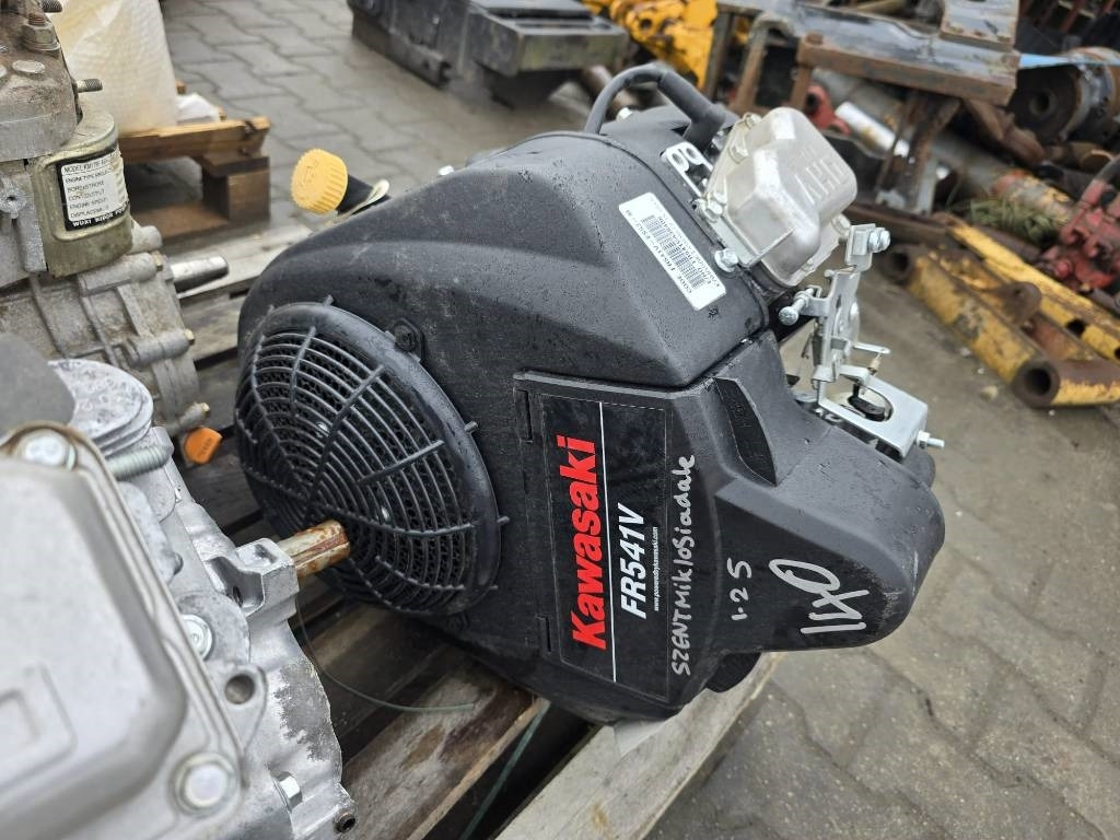 Kawasaki SRB3/P V-0113 ENGINE  - Motor para Máquina de construção: foto 1 Kawasaki SRB3/P V-0113 ENGINE  - Motor para Máquina de construção: foto 1