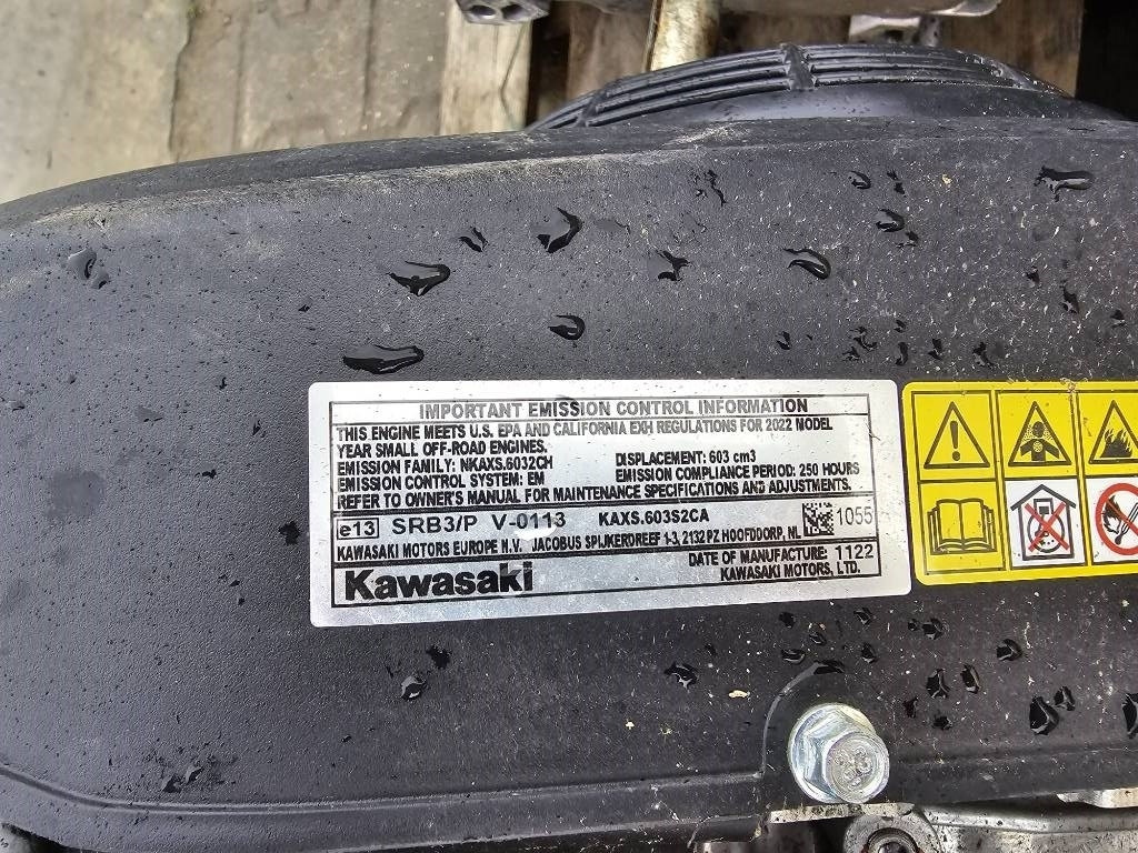 Kawasaki SRB3/P V-0113 ENGINE  - Motor para Máquina de construção: foto 3 Kawasaki SRB3/P V-0113 ENGINE  - Motor para Máquina de construção: foto 3