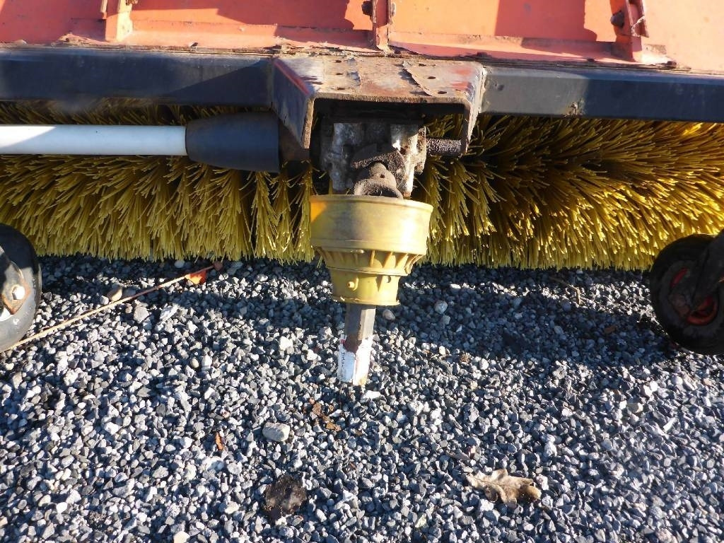 Kova LH1511WA BROOM ATTACHMENT - Vassoura para Máquina agrícola: foto 3 Kova LH1511WA BROOM ATTACHMENT - Vassoura para Máquina agrícola: foto 3
