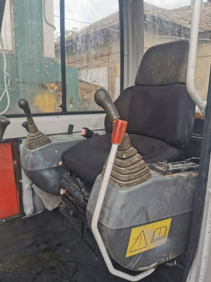 Kubota KX 71-2 - Mini escavadeira: foto 5 Kubota KX 71-2 - Mini escavadeira: foto 5