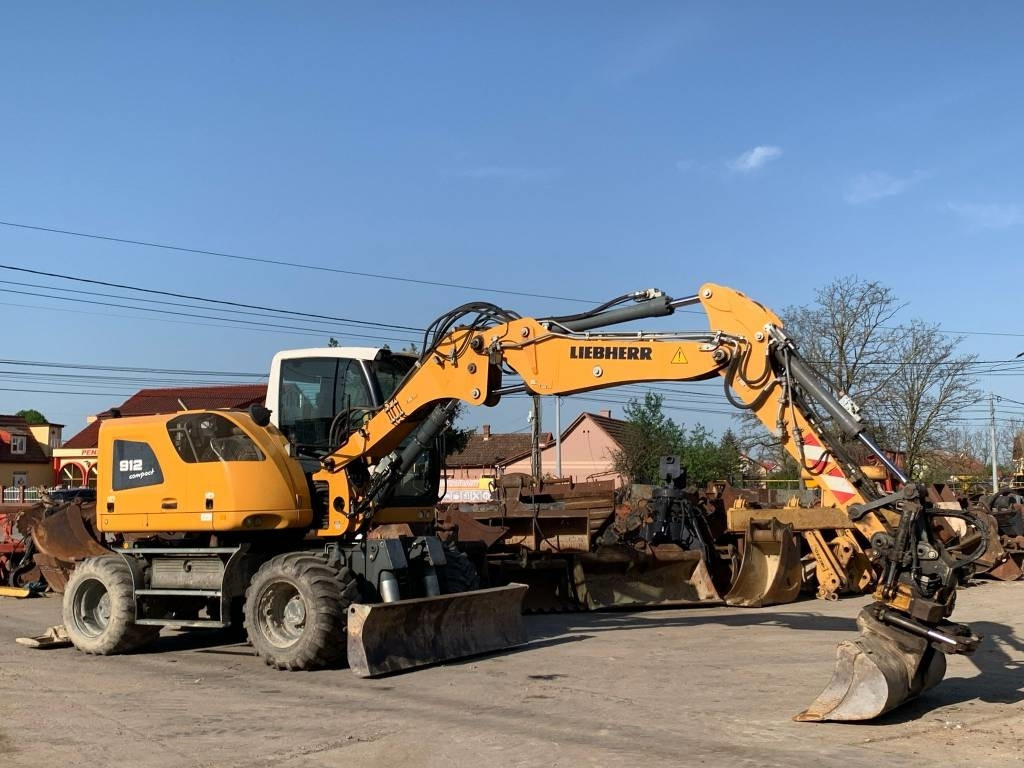 Liebherr A912 Compact+Engcon Rototilt - Escavadeira de rodas: foto 2 Liebherr A912 Compact+Engcon Rototilt - Escavadeira de rodas: foto 2