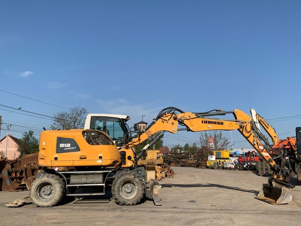 Liebherr A912 Compact+Engcon Rototilt - Escavadeira de rodas: foto 3 Liebherr A912 Compact+Engcon Rototilt - Escavadeira de rodas: foto 3