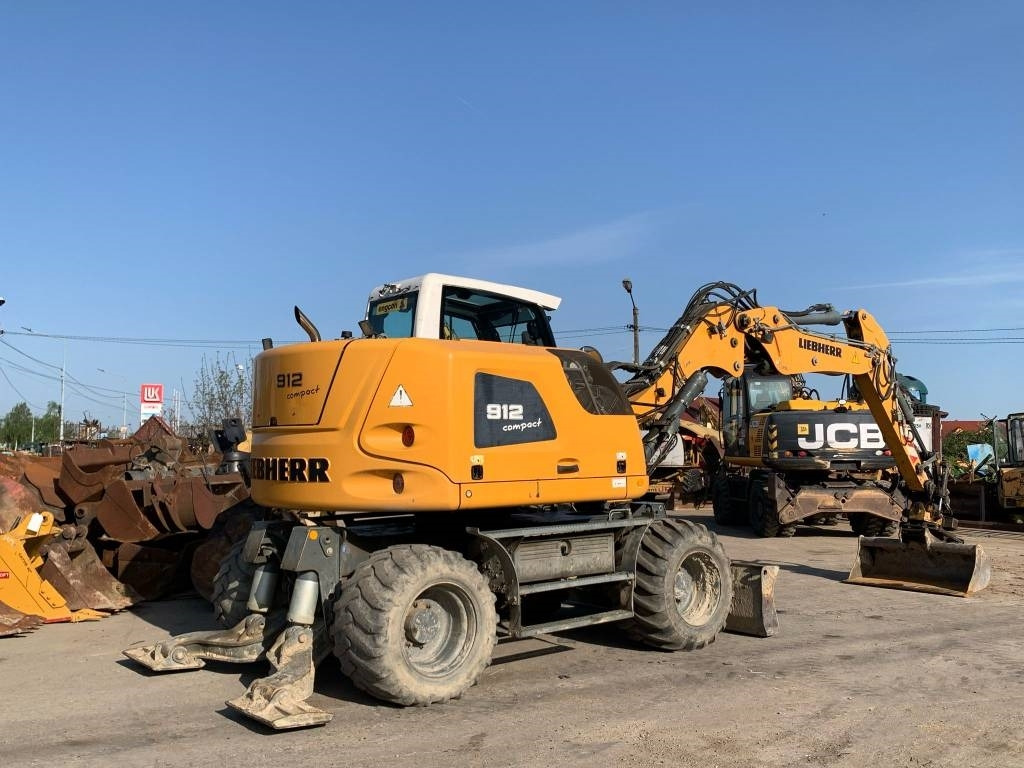 Liebherr A912 Compact+Engcon Rototilt - Escavadeira de rodas: foto 4 Liebherr A912 Compact+Engcon Rototilt - Escavadeira de rodas: foto 4