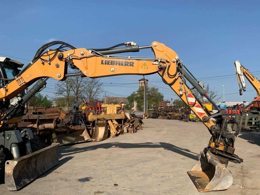 Liebherr A912 Compact+Engcon Rototilt - Escavadeira de rodas: foto 5 Liebherr A912 Compact+Engcon Rototilt - Escavadeira de rodas: foto 5