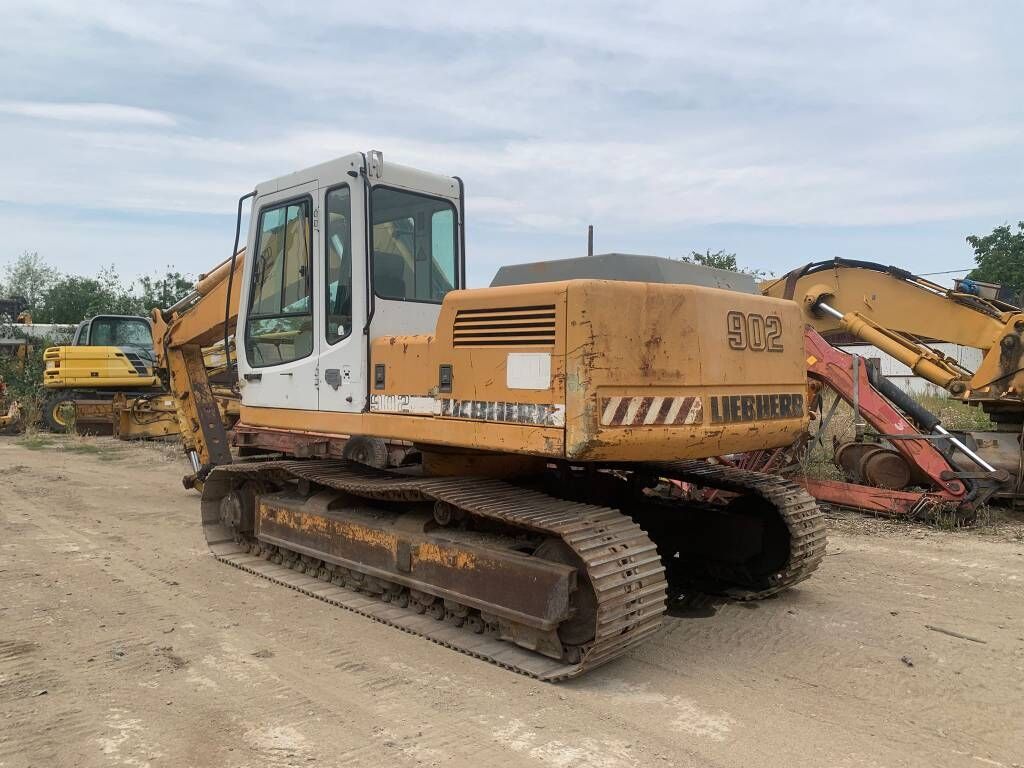 Liebherr R902 For Parts - Escavadora de rastos: foto 2 Liebherr R902 For Parts - Escavadora de rastos: foto 2