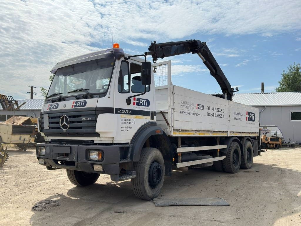 Mercedes-Benz 2531  - Camião grua, Camião de caixa aberta/ Plataforma: foto 5 Mercedes-Benz 2531  - Camião grua, Camião de caixa aberta/ Plataforma: foto 5