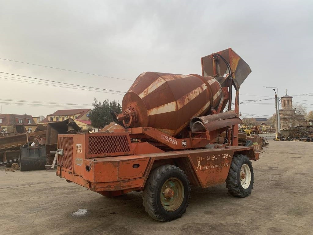 Messersi P2-R4 - Camião betoneira: foto 3 Messersi P2-R4 - Camião betoneira: foto 3