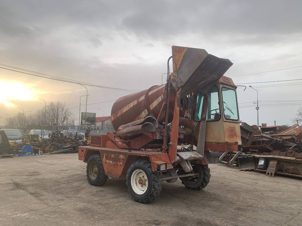 Messersi P2-R4 - Camião betoneira: foto 1 Messersi P2-R4 - Camião betoneira: foto 1