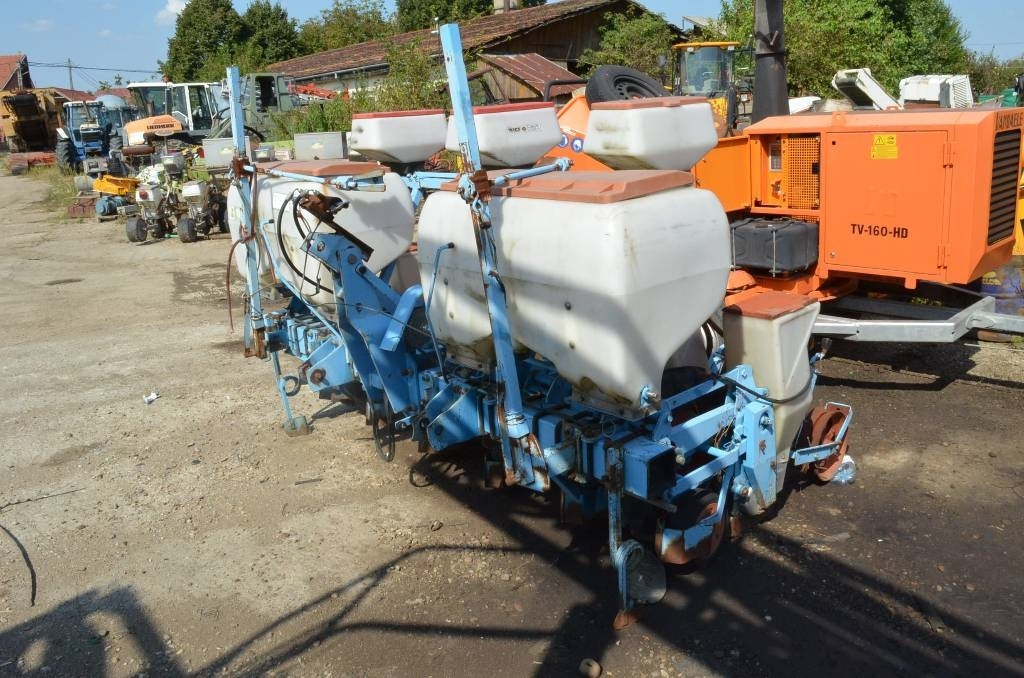 Monosem NG PLUS 6  - Semeadora de precisão: foto 2 Monosem NG PLUS 6  - Semeadora de precisão: foto 2