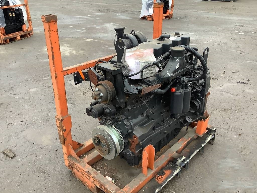 New Holland F4DE9687J*J100 - Motor para Máquina de construção: foto 1 New Holland F4DE9687J*J100 - Motor para Máquina de construção: foto 1