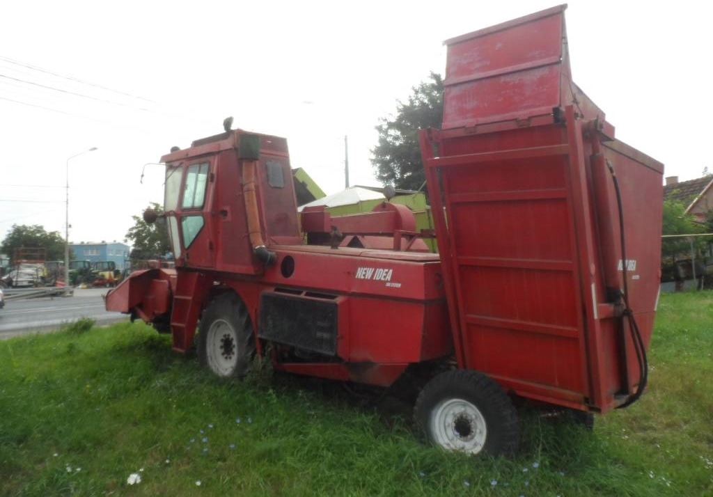 New Idea 802  - Ceifeira debulhadora: foto 4 New Idea 802  - Ceifeira debulhadora: foto 4