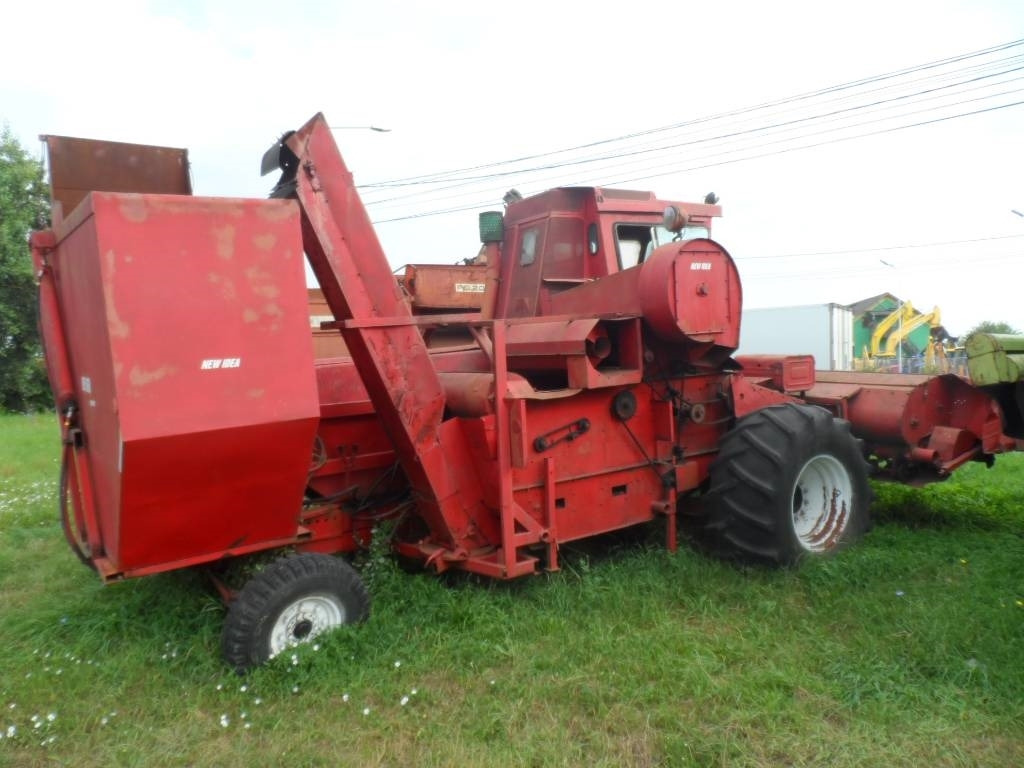 New Idea 802  - Ceifeira debulhadora: foto 3 New Idea 802  - Ceifeira debulhadora: foto 3