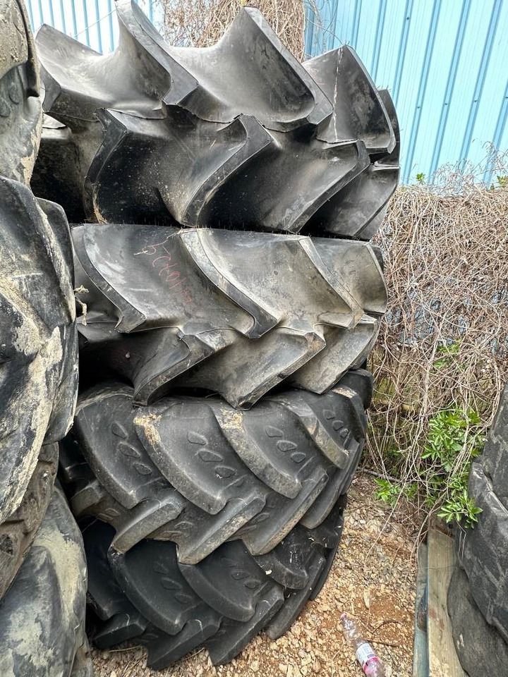 Pirelli 23.1/26 Harvester Tyres - Pneu para Máquina agrícola: foto 1 Pirelli 23.1/26 Harvester Tyres - Pneu para Máquina agrícola: foto 1