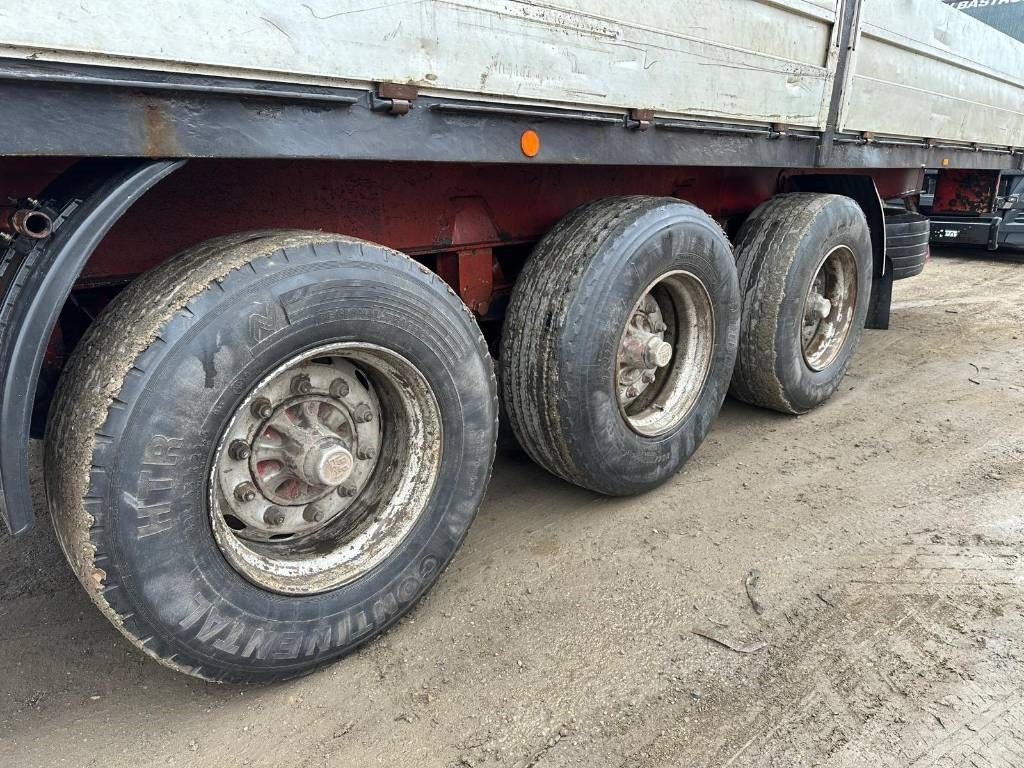 Schmitz SPR 24 - Semi-reboque de lona: foto 5 Schmitz SPR 24 - Semi-reboque de lona: foto 5