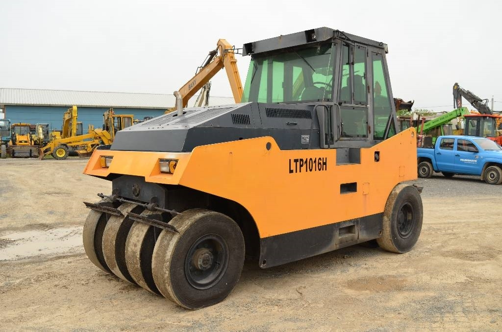 Sinoway LTP1016H - Compactador de pneus: foto 1 Sinoway LTP1016H - Compactador de pneus: foto 1