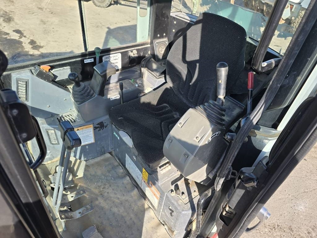 Takeuchi TB 23 R - Mini escavadeira: foto 4 Takeuchi TB 23 R - Mini escavadeira: foto 4