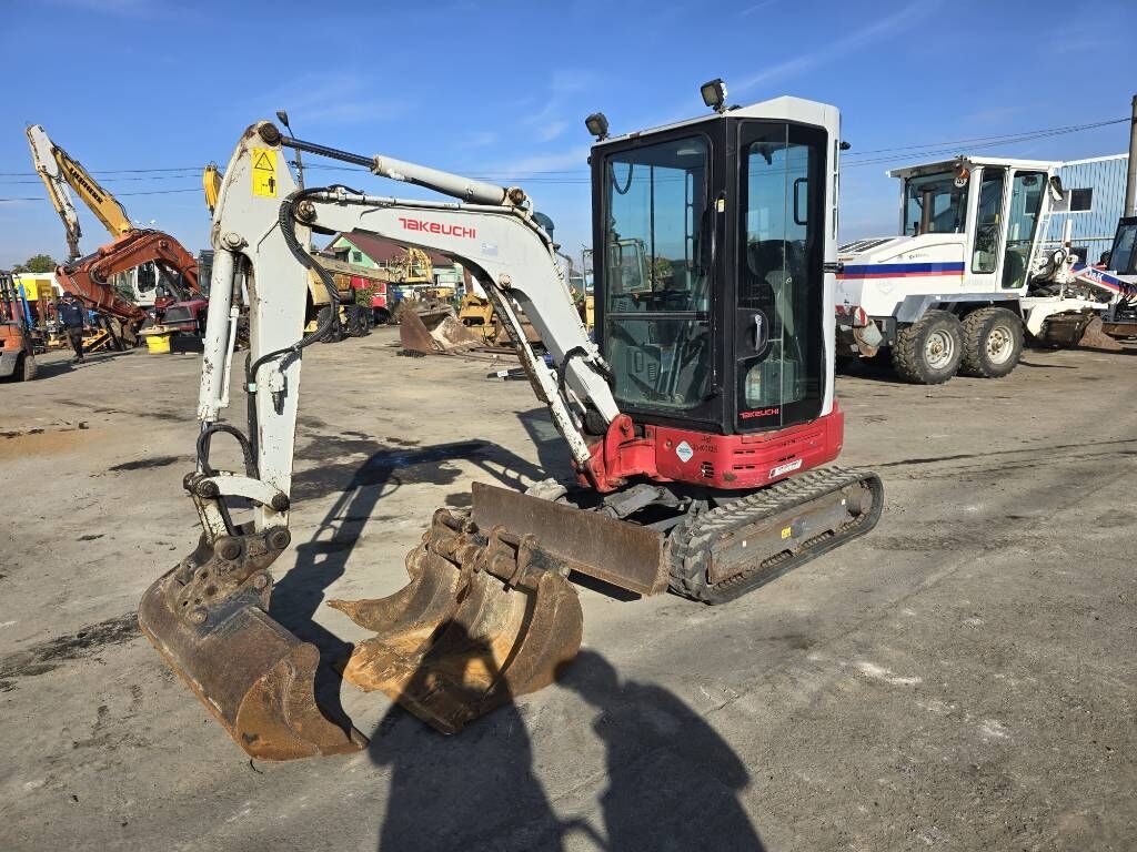 Takeuchi TB 23 R Takeuchi TB 23 R - Mini escavadeira: foto 1 Takeuchi TB 23 R Takeuchi TB 23 R - Mini escavadeira: foto 1