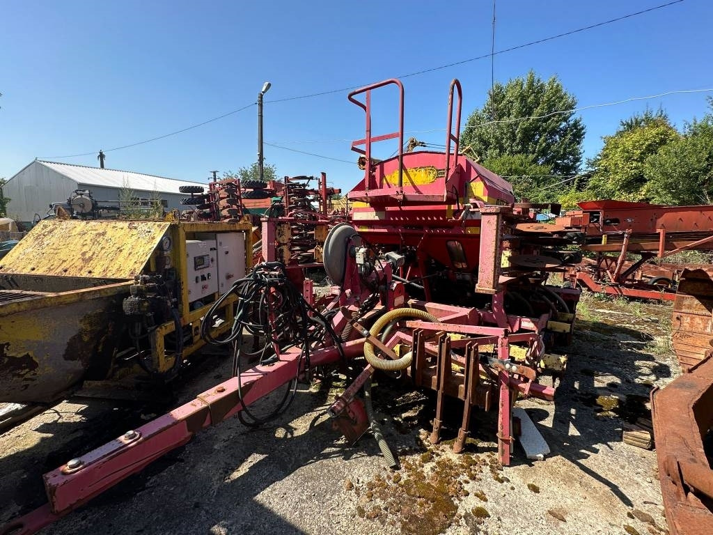 Vaderstad Rapid400F - Semeadora combinada: foto 1 Vaderstad Rapid400F - Semeadora combinada: foto 1