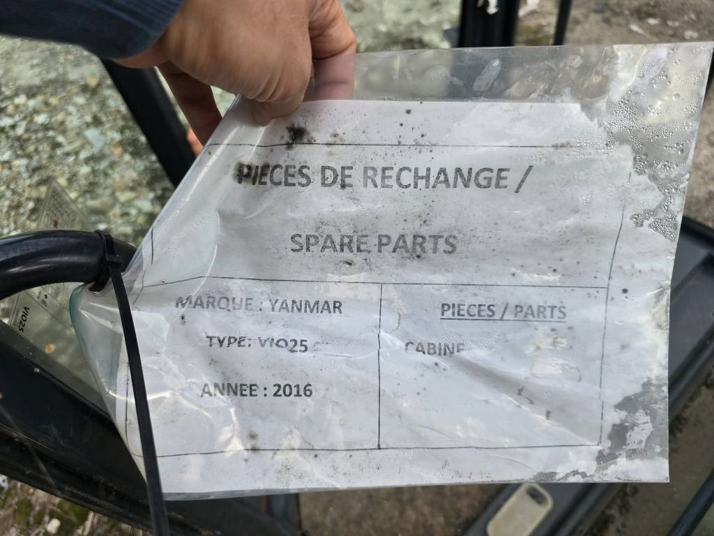 Yanmar Vio 25 Cabine - Cabine para Máquina de construção: foto 4 Yanmar Vio 25 Cabine - Cabine para Máquina de construção: foto 4