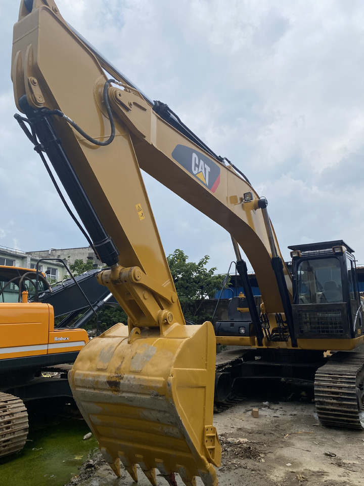 Caterpillar 330D - Escavadora de rastos: foto 1 Caterpillar 330D - Escavadora de rastos: foto 1