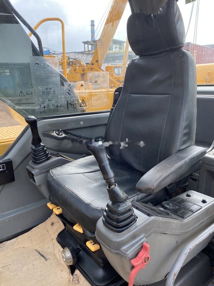 Volvo EC210BLC - Escavadora de rastos: foto 1 Volvo EC210BLC - Escavadora de rastos: foto 1
