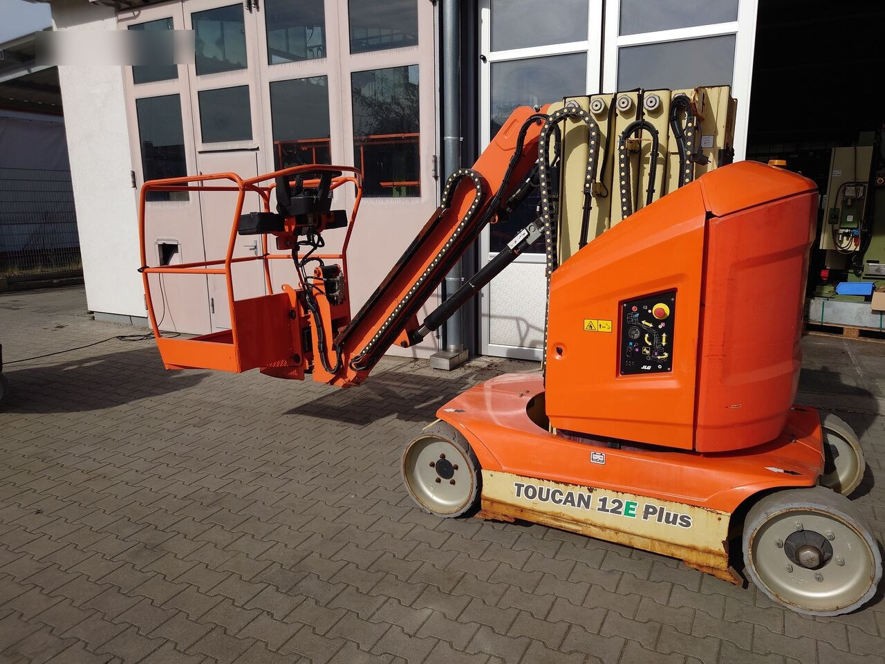 JLG TOUCAN 12E PLUS - Plataforma de mastro vertical: foto 4 JLG TOUCAN 12E PLUS - Plataforma de mastro vertical: foto 4