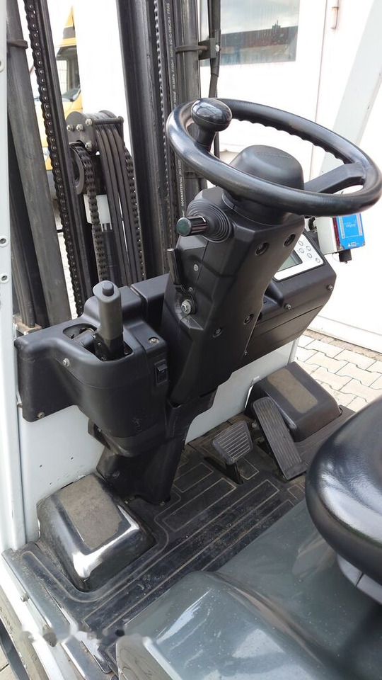 UniCarriers AG1N1L18Q - Empilhador elétrico: foto 3 UniCarriers AG1N1L18Q - Empilhador elétrico: foto 3