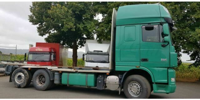 DAF XF105-460Super Spacs Cap G.Haus/Hoch Retarder - Camião de transporte de madeira: foto 3 DAF XF105-460Super Spacs Cap G.Haus/Hoch Retarder - Camião de transporte de madeira: foto 3