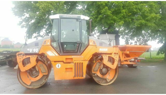 Hamm DV90 VO mit Streuer Klima Deutsche Maschine - Compactador de asfalto: foto 5 Hamm DV90 VO mit Streuer Klima Deutsche Maschine - Compactador de asfalto: foto 5