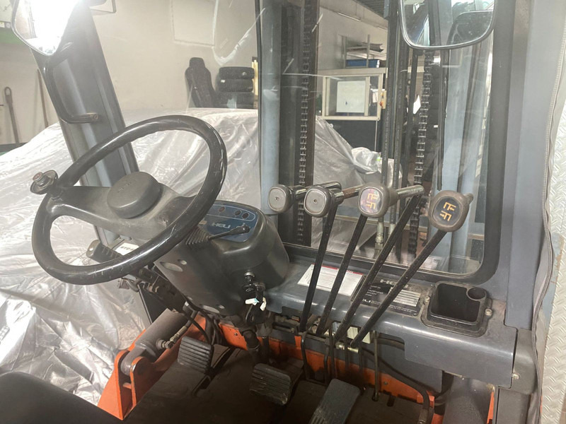 Hyundai D25 - Empilhador a diesel: foto 3 Hyundai D25 - Empilhador a diesel: foto 3