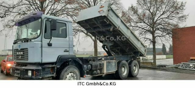 MAN 33.360K 6x4 Blatt/Blatt AP-Achse - Camião basculante: foto 2 MAN 33.360K 6x4 Blatt/Blatt AP-Achse - Camião basculante: foto 2