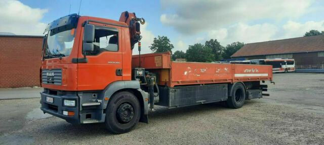MAN TG-M18.280PS Hiab 111B-2 mit Funk - Camião de caixa aberta/ Plataforma, Camião grua: foto 5 MAN TG-M18.280PS Hiab 111B-2 mit Funk - Camião de caixa aberta/ Plataforma, Camião grua: foto 5