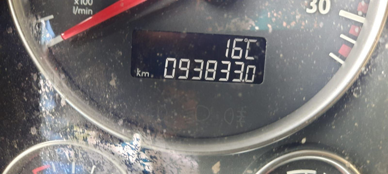 MAN TGX 18.360PS 4x2 G.Haus Kran+Funk - Camião de lona, Camião grua: foto 4 MAN TGX 18.360PS 4x2 G.Haus Kran+Funk - Camião de lona, Camião grua: foto 4