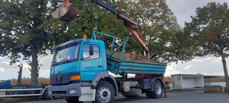 Mercedes-Benz 1828K 4x2 Kipper KRAN+Funk/Greifer - Camião basculante, Camião grua: foto 1 Mercedes-Benz 1828K 4x2 Kipper KRAN+Funk/Greifer - Camião basculante, Camião grua: foto 1