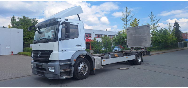 Mercedes-Benz 1833 2 Achser für BDF mit LBW - Camião chassi: foto 1 Mercedes-Benz 1833 2 Achser für BDF mit LBW - Camião chassi: foto 1