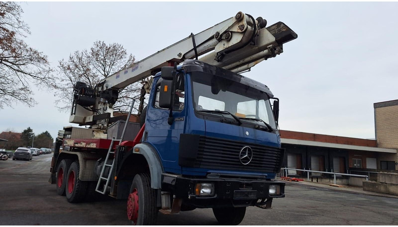 Mercedes-Benz 2629 AK Motorwagen mit Kran Dachdeckerkran6x6 - Camião grua: foto 3 Mercedes-Benz 2629 AK Motorwagen mit Kran Dachdeckerkran6x6 - Camião grua: foto 3