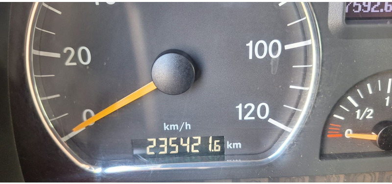 Camião de caixa aberta/ Plataforma, Camião grua Mercedes-Benz 2636 Axor 3-Achser 6x2 mit Kran PK14002+Funk: foto 18 Camião de caixa aberta/ Plataforma, Camião grua Mercedes-Benz 2636 Axor 3-Achser 6x2 mit Kran PK14002+Funk: foto 18