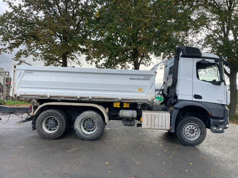 Mercedes-Benz 2648 3348 - Camião basculante: foto 3 Mercedes-Benz 2648 3348 - Camião basculante: foto 3