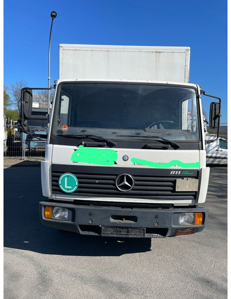 Mercedes-Benz 811 Koffer Blatt/Blatt Gefedert - Camião furgão: foto 3 Mercedes-Benz 811 Koffer Blatt/Blatt Gefedert - Camião furgão: foto 3
