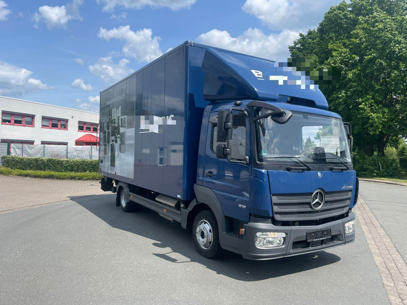 Mercedes-Benz 818 Koffer mit LBW - Camião furgão: foto 2 Mercedes-Benz 818 Koffer mit LBW - Camião furgão: foto 2