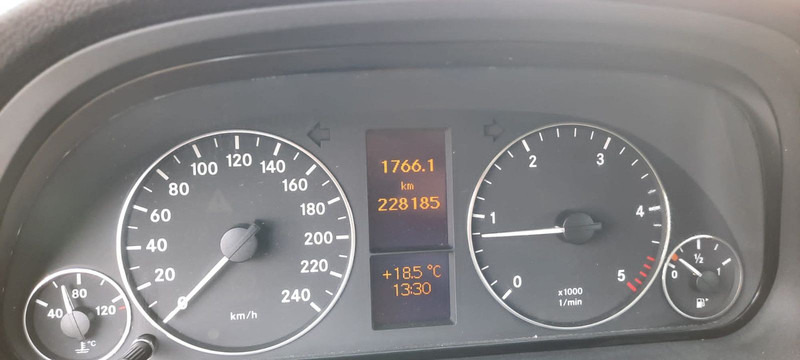 Mercedes-Benz A-Klasse 180 A 180 CDI AVANTGARDE - Automóvel: foto 3 Mercedes-Benz A-Klasse 180 A 180 CDI AVANTGARDE - Automóvel: foto 3