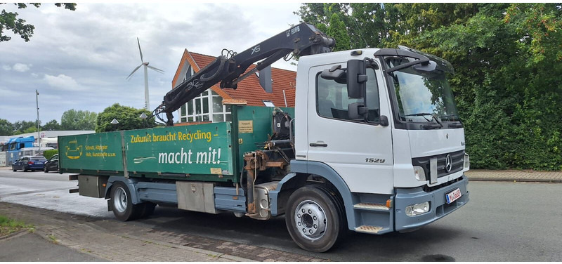 Mercedes-Benz Atego 1529 - Camião de caixa aberta/ Plataforma, Camião grua: foto 1 Mercedes-Benz Atego 1529 - Camião de caixa aberta/ Plataforma, Camião grua: foto 1