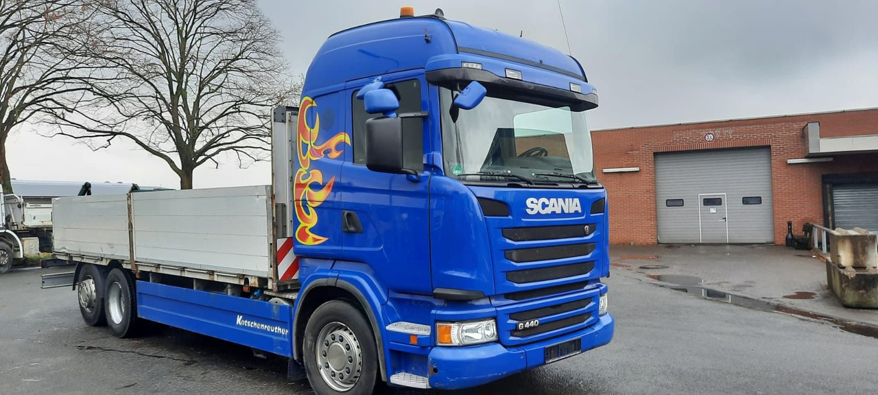 Scania G440 Pritsche 6x2 Kran am Heck vor. - Camião de caixa aberta/ Plataforma, Camião grua: foto 2 Scania G440 Pritsche 6x2 Kran am Heck vor. - Camião de caixa aberta/ Plataforma, Camião grua: foto 2