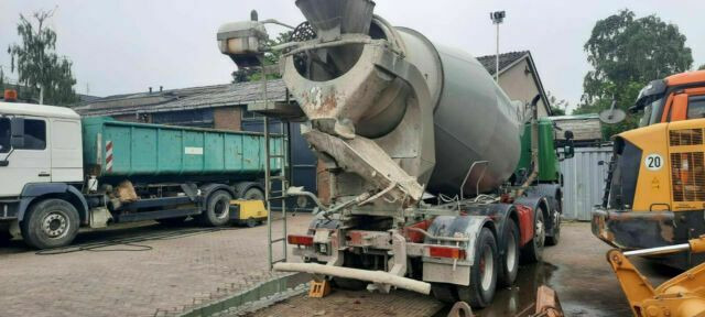 Scania P340PS 4-Achser 8x4 Betonmischer Euro:4 - Camião betoneira: foto 4 Scania P340PS 4-Achser 8x4 Betonmischer Euro:4 - Camião betoneira: foto 4